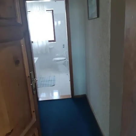 Dianaville Bed & Breakfast Banjole