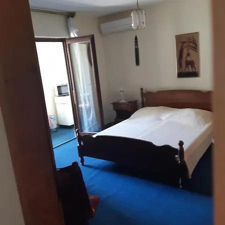 Dianaville Bed & Breakfast