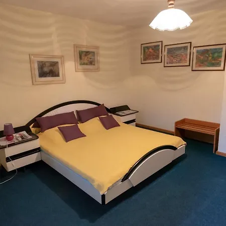Dianaville Bed and breakfast Banjole