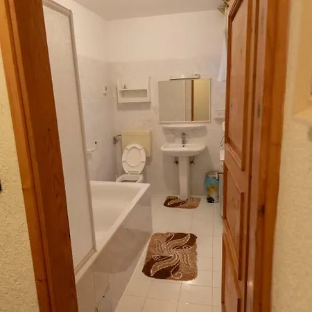 Dianaville Bed & Breakfast Banjole